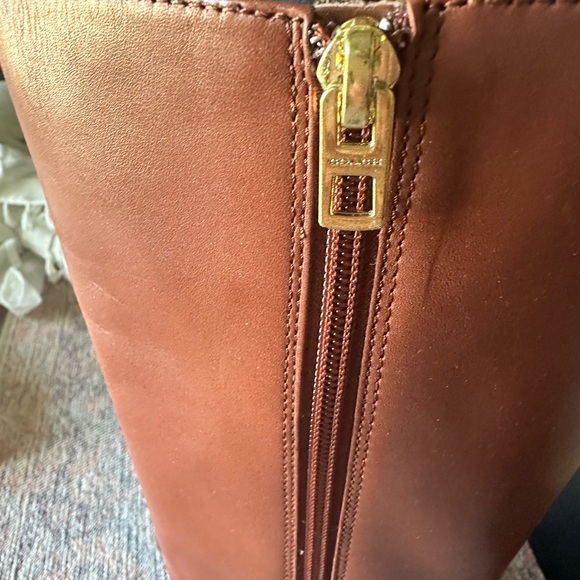 Coach Essex Semi Matte Calf Dark Saddle EUC with Box Size 6.5M - Picture 14 of 16